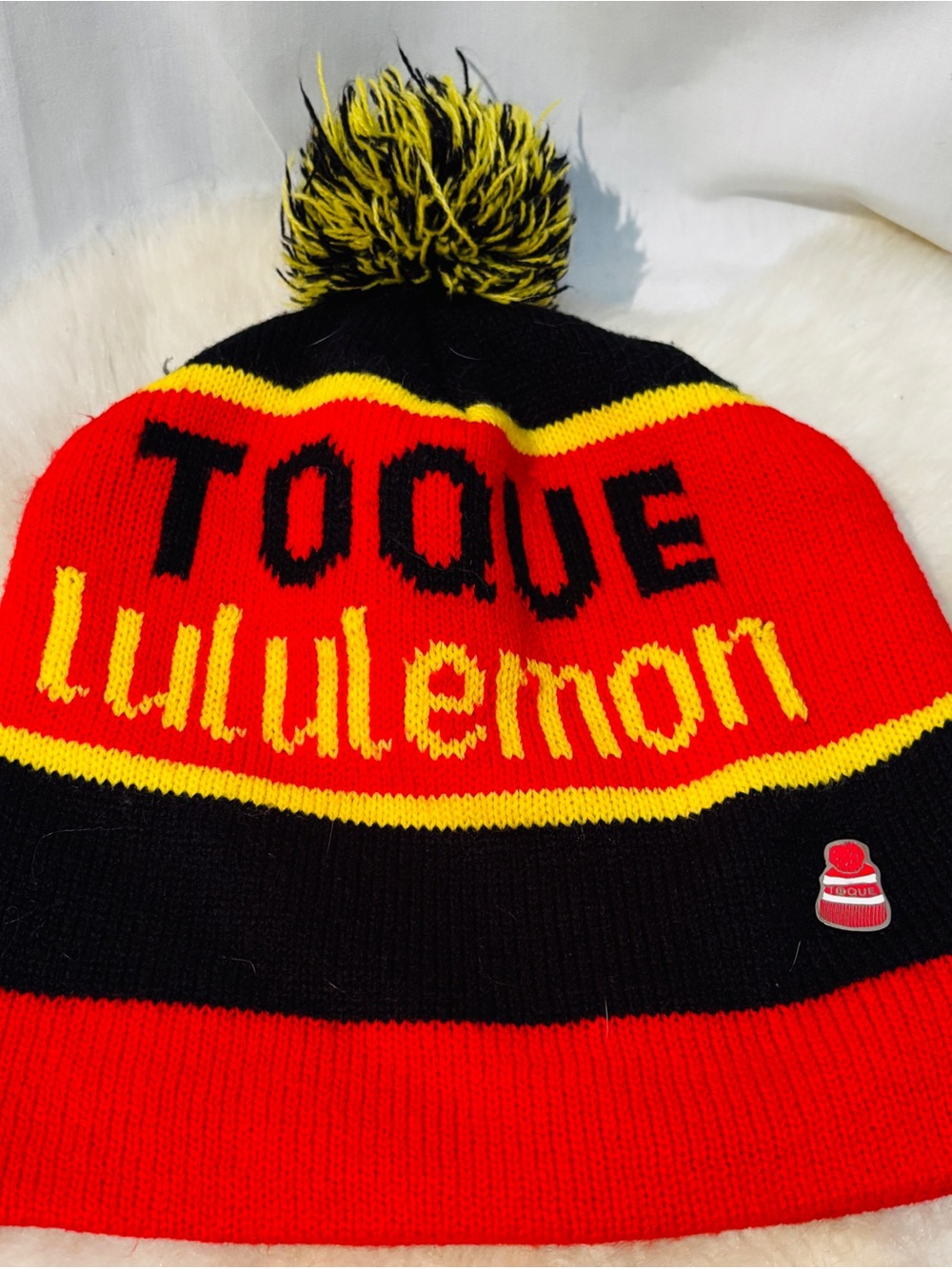 Vintage lululemon TOQUE Knit Pom Pom Beanie Red Black Yellow Retro Y2K